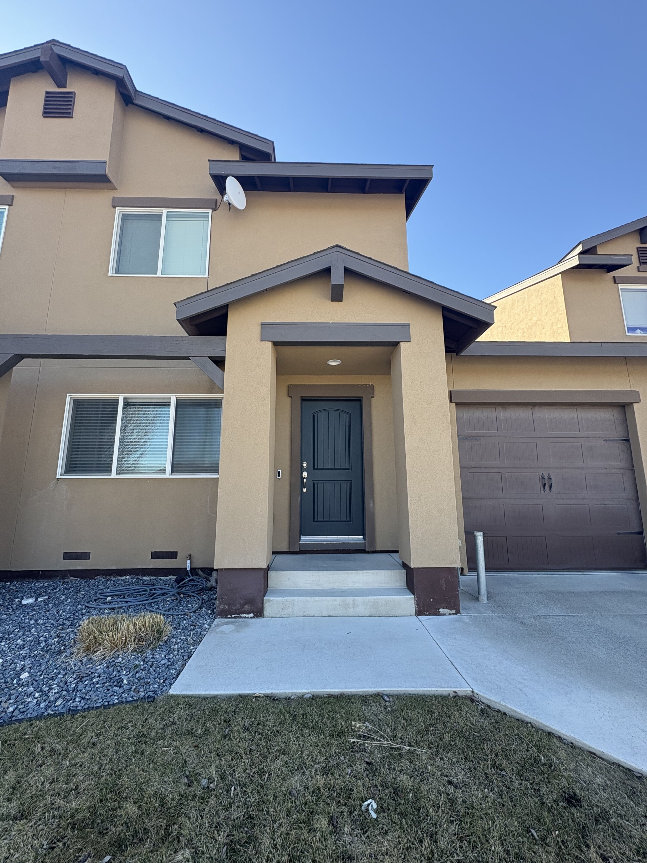 5282 Western Way - 1